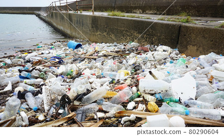 難以清理的海洋塑料垃圾 難以清理的海洋塑料垃圾 80290604