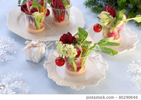 Colorful vegetable glass salad, cup salad, bouquet salad 80290648