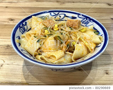 Chinese food Liangpi 80290669