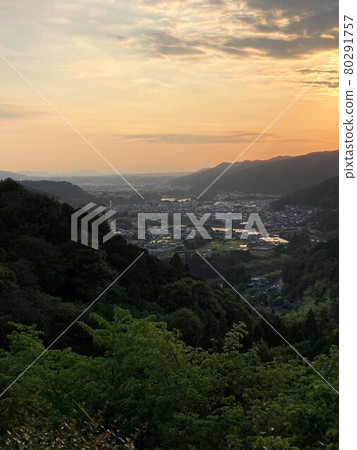 從神殿之岡公園眺望八津市的夜景 80291757