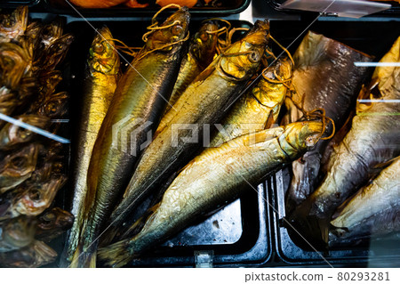 Cold smoked fish on store counter 80293281