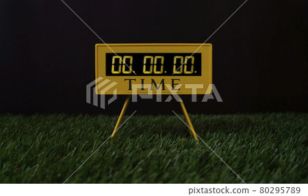 田徑場的電子公告牌 80295789