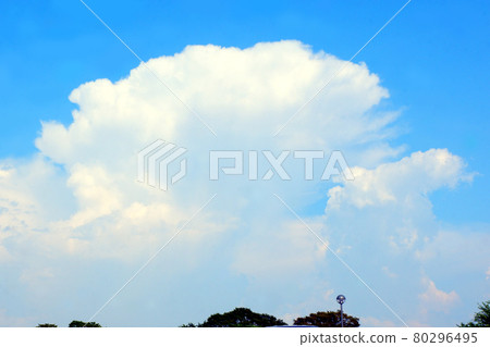 Anvil cloud midsummer cumulonimbus 80296495