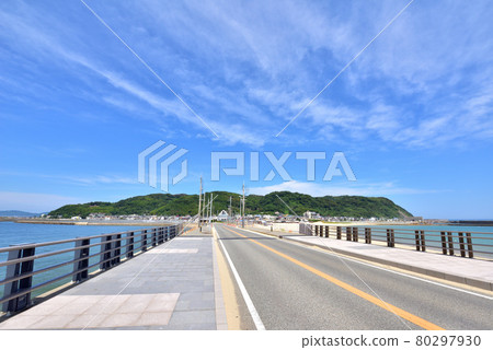 從海的中路,福岡市東區鹿島博多灣,鹿島大橋附近看到鹿島 從海的中路,福岡市東區鹿島博多灣,鹿島大橋附近看到鹿島 80297930