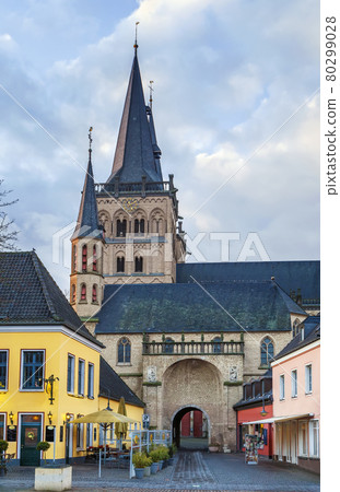 Xanten Cathedral, Germany Xanten Cathedral, Germany 80299028
