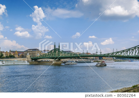 Liberty Bridge, Budapest, Hungary Liberty Bridge, Budapest, Hungary 80302264