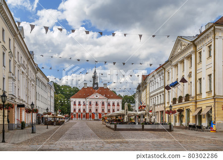 Town hall square, Tartu, Estonia Town hall square, Tartu, Estonia 80302286