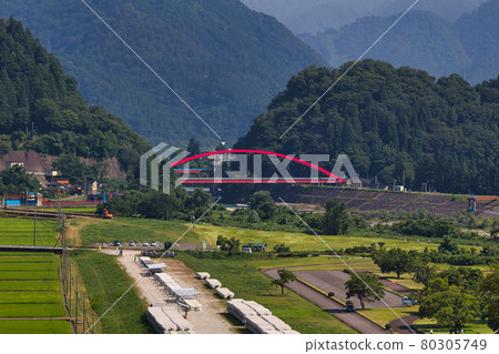 黑部川上的相元橋之夏 80305749