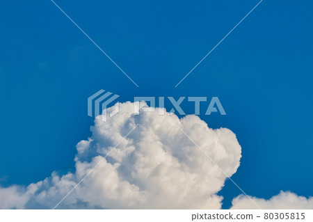 Clouds in the summer sky in Toyama Prefecture Clouds in the summer sky in Toyama Prefecture 80305815
