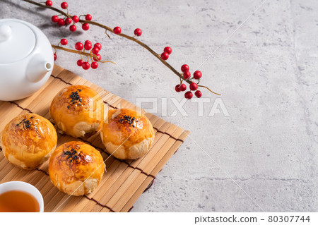 Mid-Autumn Festival Moon Cake Egg Yolk Pastry Mid-Autumn Festival Moon cake げっぺい 80307744