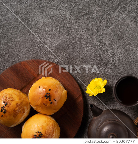 Mid-Autumn Festival Moon Cake Egg Yolk Pastry Mid-Autumn Festival Moon cake げっぺい 80307777