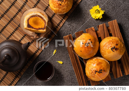 Mid-Autumn Festival Moon Cake Egg Yolk Pastry Mid-Autumn Festival Moon cake げっぺい Mid-Autumn Festival Moon Cake Egg Yolk Pastry Mid-Autumn Festival Moon cake げっぺい 80307780