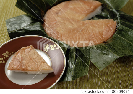 Masuzushi, famous for its Toyama ekiben 80309035