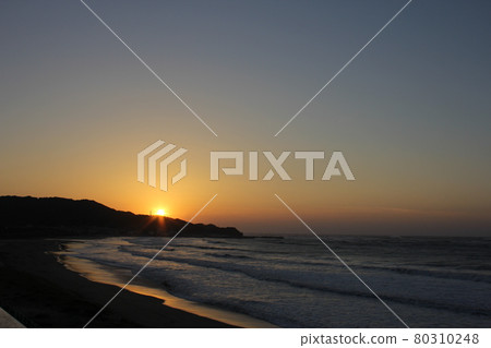 新的早晨 80310248