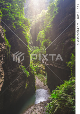 Cliff path in Wulong National Park 80310635