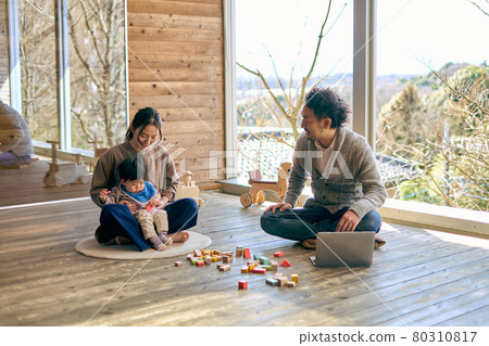 Local migration family life image Local migration family life image 80310817