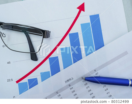 Business image, graph, glasses, calculator 80312499
