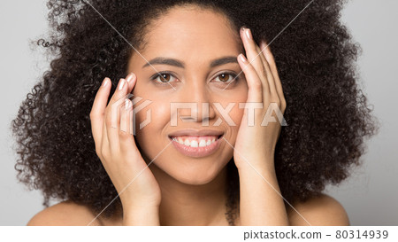 Portrait of happy African American woman with healthy skin 80314939