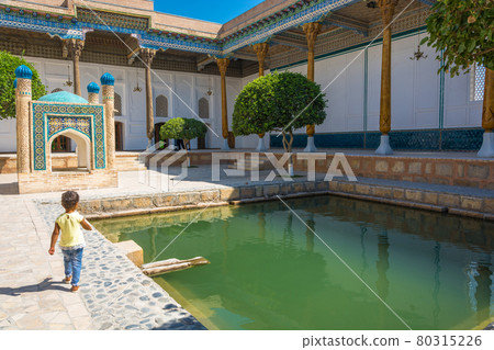The patio in the memorial complex Bahouddin Naqshbandi in Bukhara. 80315226
