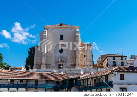 Plaza Mayor and Church of Our Lady of the Asuncion in Chinchon, Madrid Plaza Mayor and Church of Our Lady of the Asuncion in Chinchon, Madrid 80315244