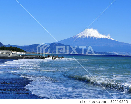 Mt. Fuji from Miho Matsubara 80319233
