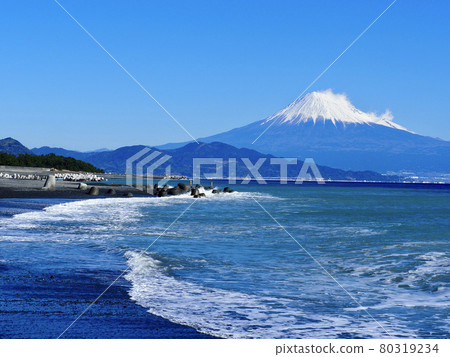 Mt. Fuji from Miho Matsubara 80319234