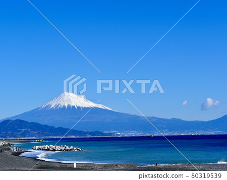 Mt. Fuji from Shimizu coast 80319539
