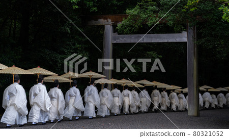 Rainy Ise Jingu Shrine and surrounding scenery 80321052