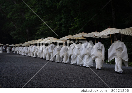 Rainy Ise Jingu Shrine and surrounding scenery 80321206