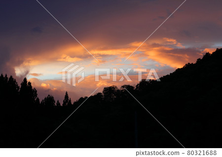 Summer sunset cloud competition Tadami Town, Fukushima Prefecture Summer sunset cloud competition Tadami Town, Fukushima Prefecture 80321688