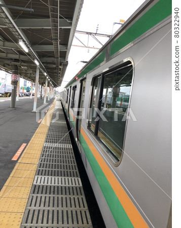 Vehicles on the Tokaido Line 80322940