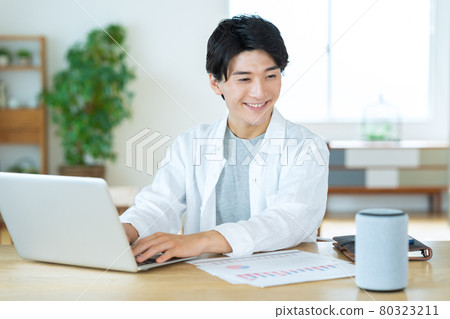 Men's PC Telework Remote Work Living Lifestyle Men's PC Telework Remote Work Living Lifestyle 80323211