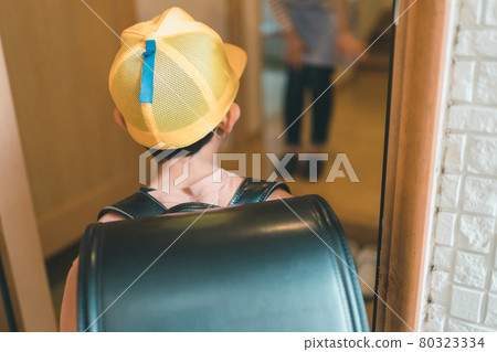 小學生回家 80323334