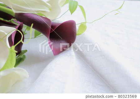 Chic black and white color and green summer bouquet Chic black and white color and green summer bouquet 80323569