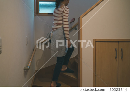 Stairs and housewives Stairs and housewives 80323844
