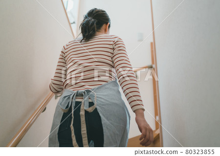 Stairs and housewives 80323855