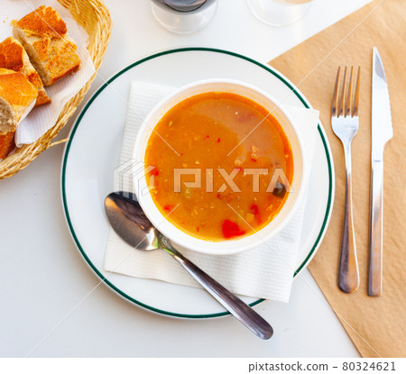 Stewed lentils with sausages, spanish Riojan lentils 80324621