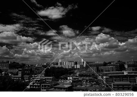 初夏藍天白雲 初夏藍天白雲 80329056