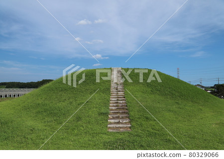 Sanmaizuka Tomb, Namegata City Scenery 80329066