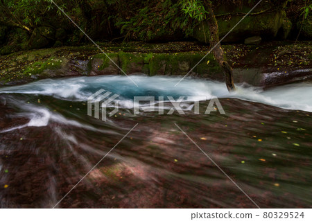 清晨的菊池峽美景 清晨的菊池峽美景 80329524