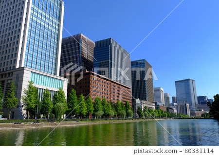 Babasaki moat and skyscrapers of the Imperial Palace Babasaki moat and skyscrapers of the Imperial Palace 80331114