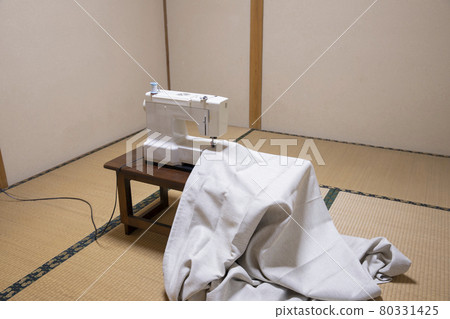 An old sewing machine in a Japanese-style room An old sewing machine in a Japanese-style room 80331425