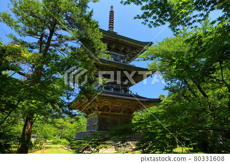Three-storied pagoda of Gochi Kokubunji, Joetsu City, Niigata Prefecture 80331608