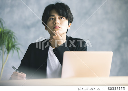 一個年輕人 80332155