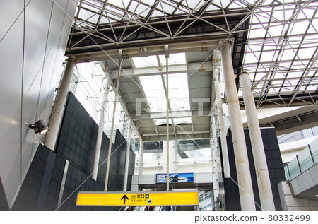 Yokohama Station East Exit 80332499