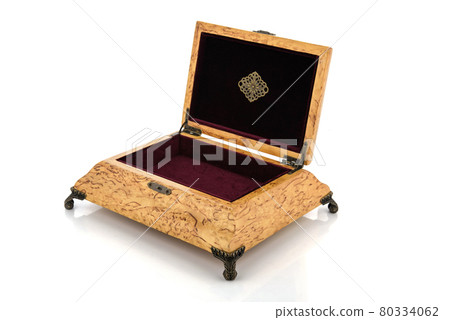 Open wooden jewelry box with velvet lining Open wooden jewelry box with velvet lining 80334062