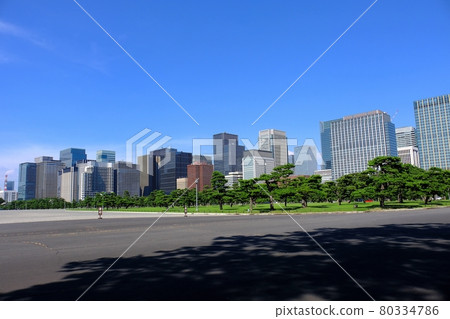 Marunouchi / Otemachi Buildings seen from the Imperial Palace Square Marunouchi / Otemachi Buildings seen from the Imperial Palace Square 80334786