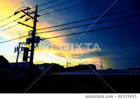 夏天日落天空和雲彩 80335455