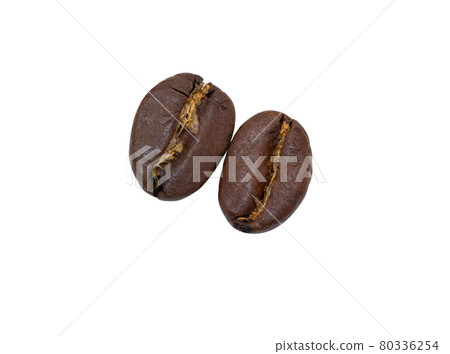 Roasted coffee beans, close-up. Coffee bean isolated on white Roasted coffee beans, close-up. Coffee bean isolated on white 80336254