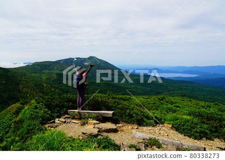 從一鬆路線看到的秋田駒嶽山和田澤湖 從一鬆路線看到的秋田駒嶽山和田澤湖 80338273